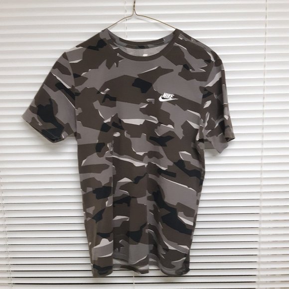Nike Camouflage T-Shirt - Picture 1 of 6